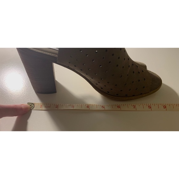 Steve Madden Suede Block Heel Sandal - Picture 6 of 6